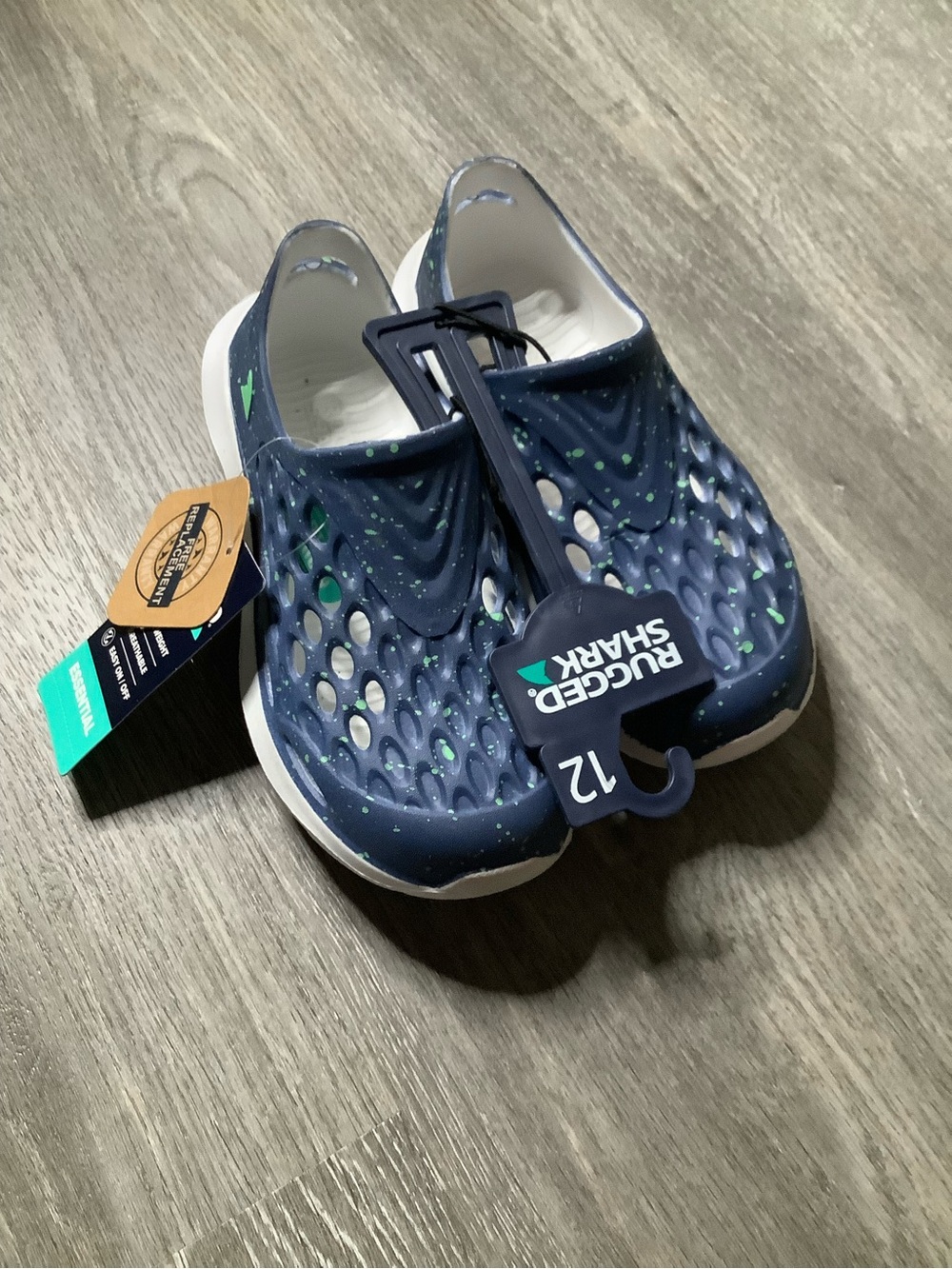 Rugged Shark Kids Navy Water Shoes with Green Speckle Accent - Size 12